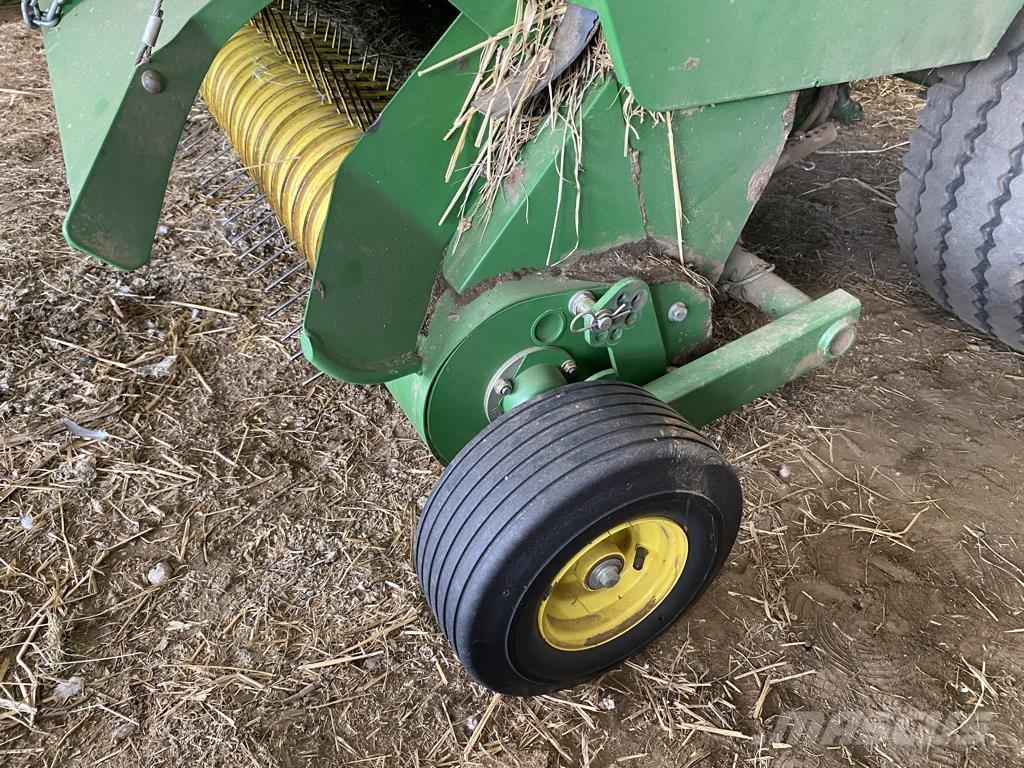 John Deere 623 圓型牧草打包機