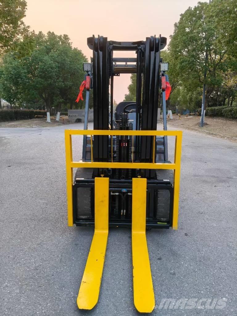 Komatsu 3.5t 柴油卡車