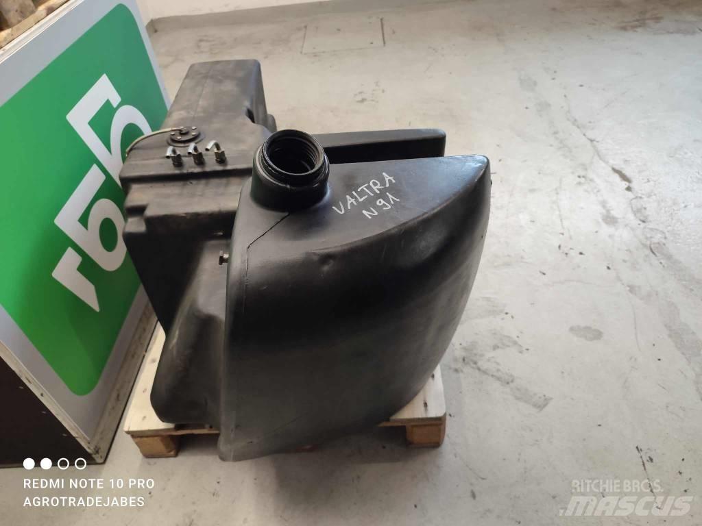 Valtra N91 Fuel Tank 駕駛室與內部