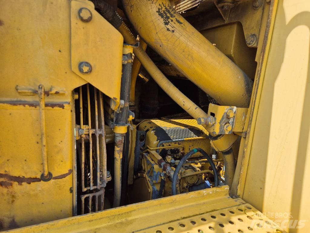 CAT 963B 推土機