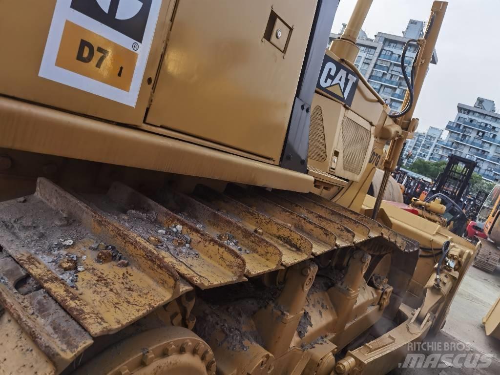 CAT D 7 G 平土機
