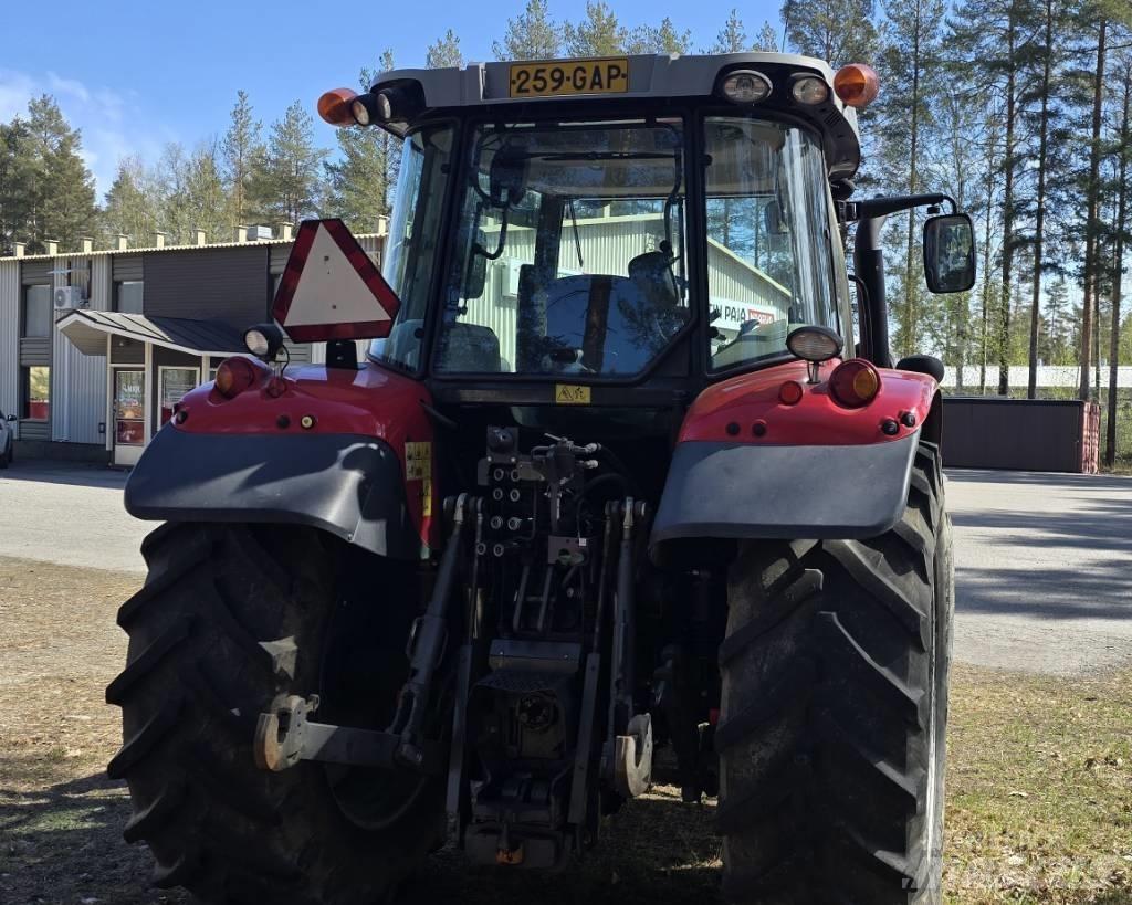 Massey Ferguson 5613 曳引機