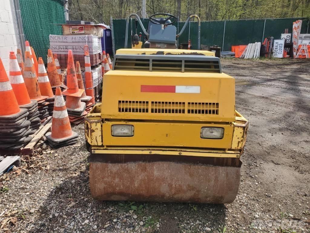 Bomag BW121 AD-2 雙輪滾壓機