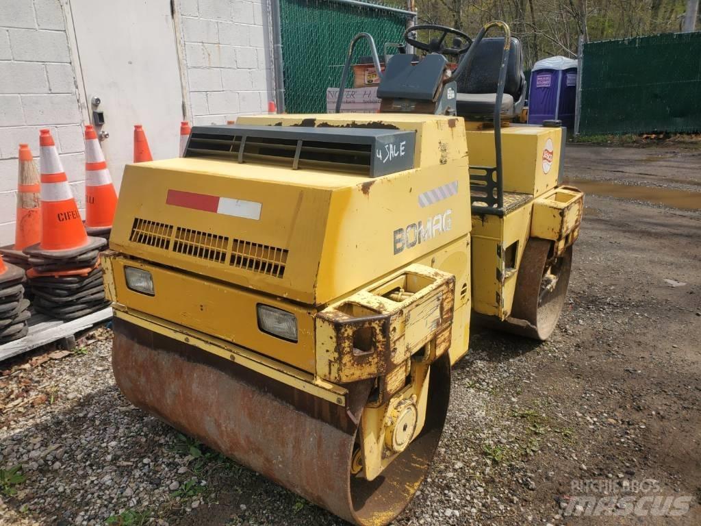 Bomag BW121 AD-2 雙輪滾壓機