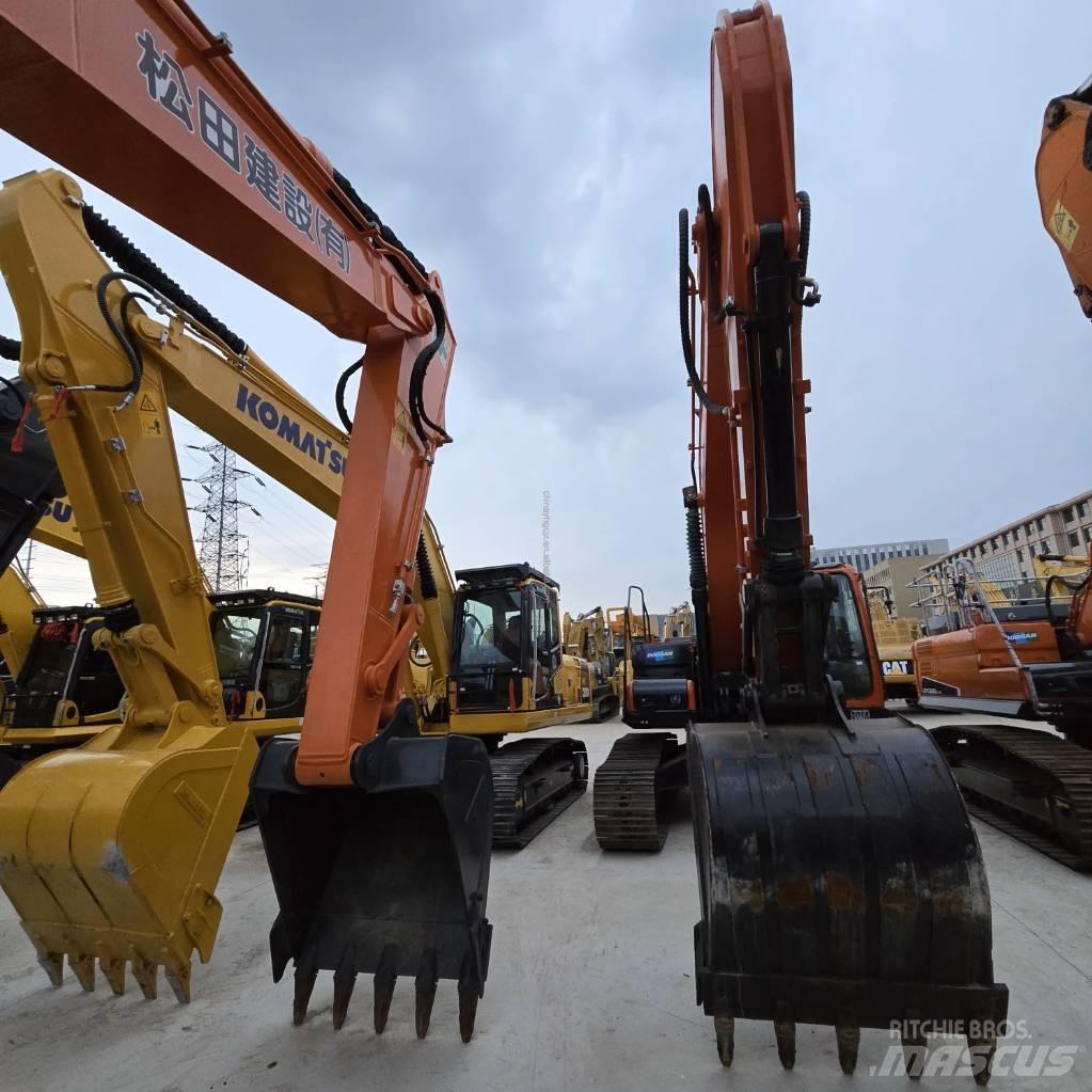Doosan DX 225 LC 小型挖土機/掘鑿機<7t(小型挖掘機)
