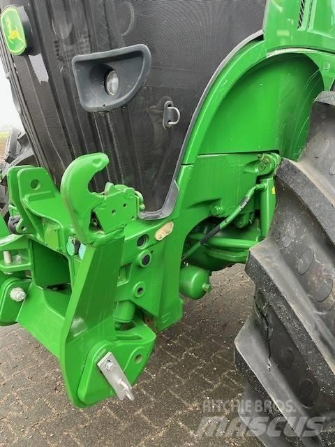 John Deere 7230 R 曳引機