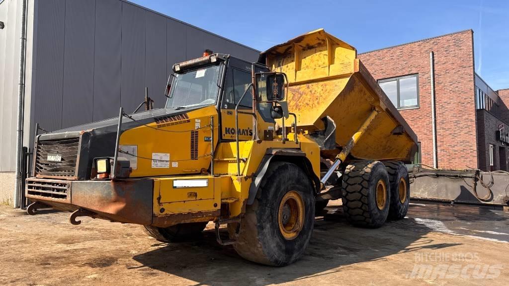Komatsu HM 400-2 鉸接式起吊車