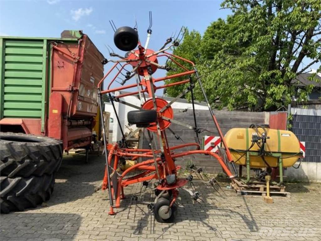 Fella TH 800 耙與翻草機
