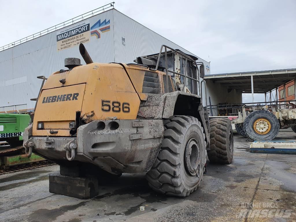 Liebherr L 586 輪胎式裝載機