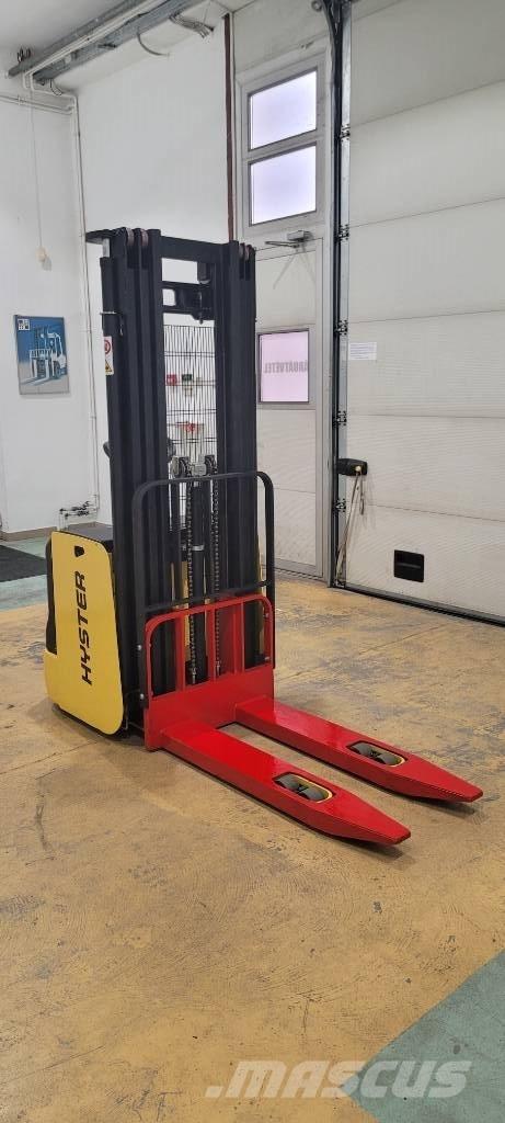 Hyster S 1.4 AC 自走式堆積機