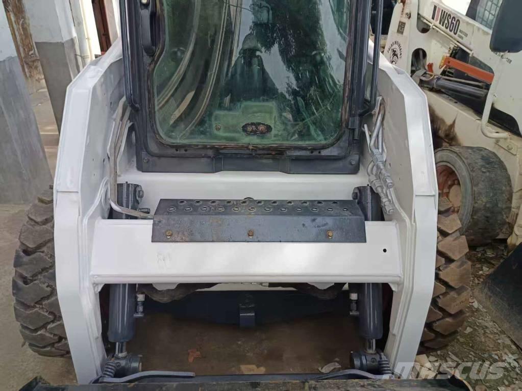 Bobcat S160 滑移轉向裝載機
