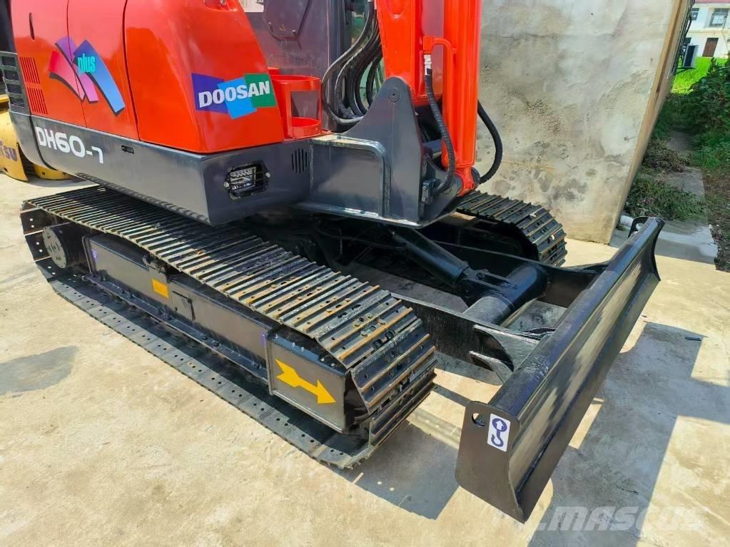 Doosan DH 60 小型挖土機/掘鑿機<7t(小型挖掘機)