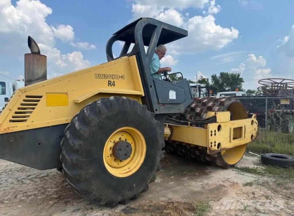 Bomag BW 211 P D-3 單輪滾壓機
