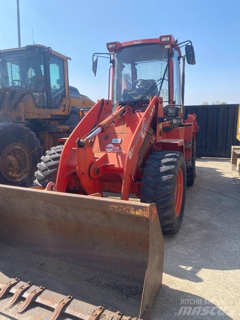 Fai KOMATSU 595s 反鏟裝載機