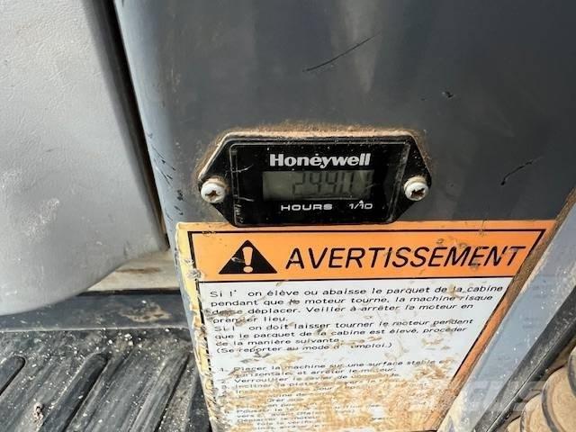 Takeuchi TB 250 小型挖土機/掘鑿機<7t(小型挖掘機)