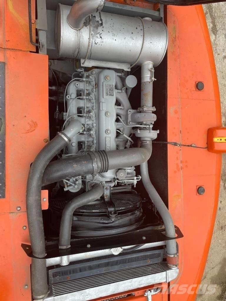 Hitachi ZX 200 履帶式 挖土機/掘鑿機/挖掘機