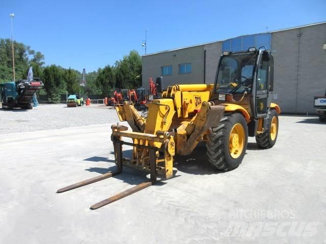 JCB 532-120 伸縮臂操作車