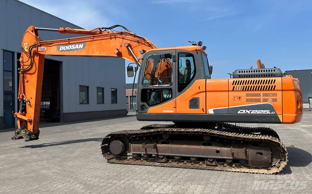 Doosan DX 225 LC-3 履帶式 挖土機/掘鑿機/挖掘機
