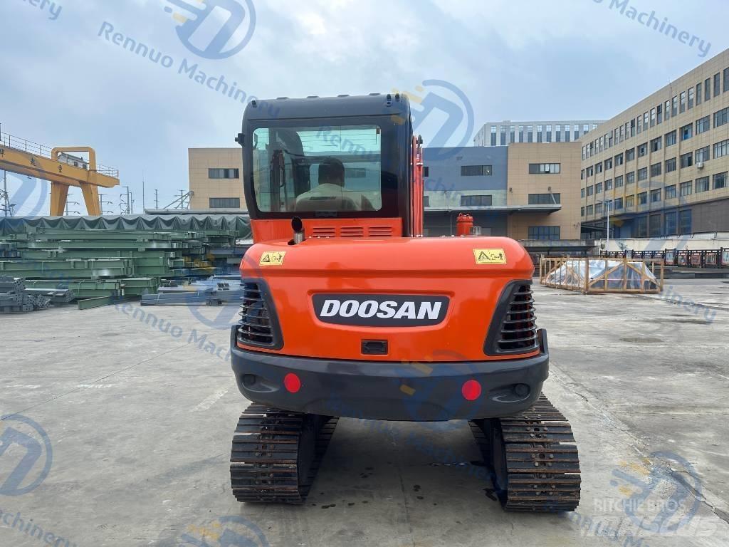 Doosan DX 60 小型挖土機/掘鑿機<7t(小型挖掘機)