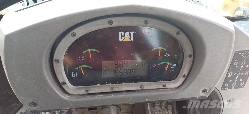 CAT 963 D 推土機