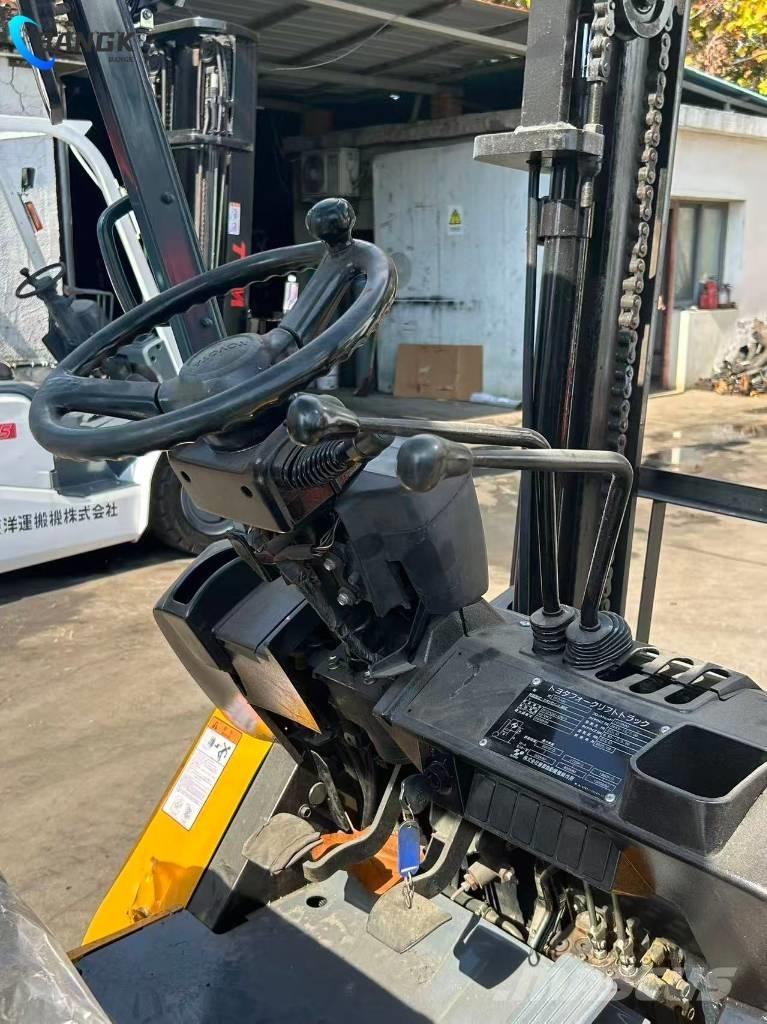 Toyota 7 FDN 30 柴油卡車