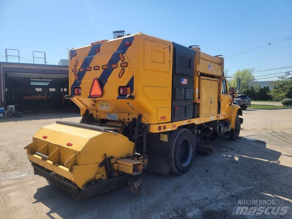 International 4700 清掃車
