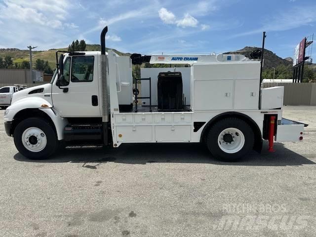 International 4300 都市/通用型車輛