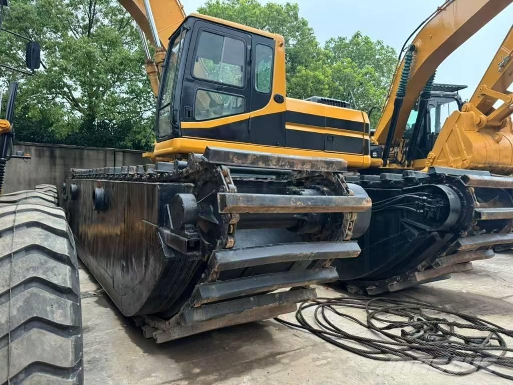 CAT 320 B 水陸兩用挖掘機