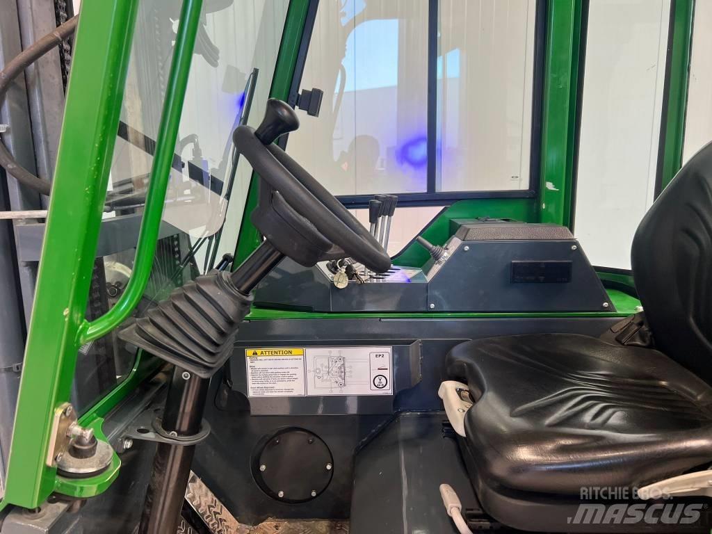 Combilift CBE2500 四向前伸式堆高機(叉車)