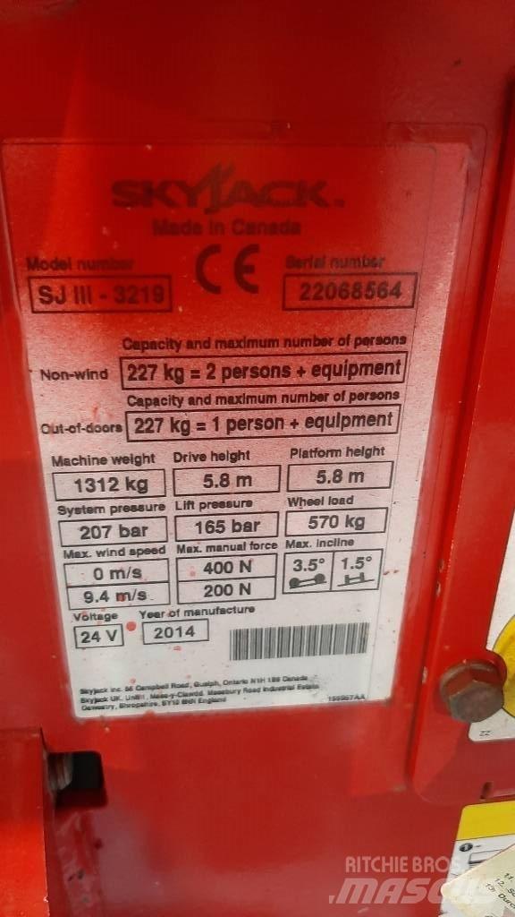 SkyJack SJIII 3219 剪式升降機