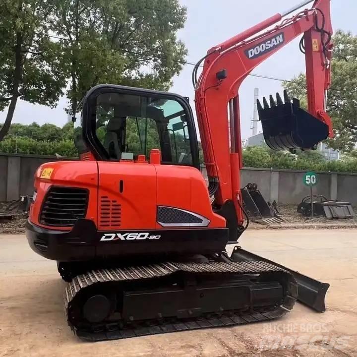 Doosan DX60-9C 小型挖土機/掘鑿機<7t(小型挖掘機)