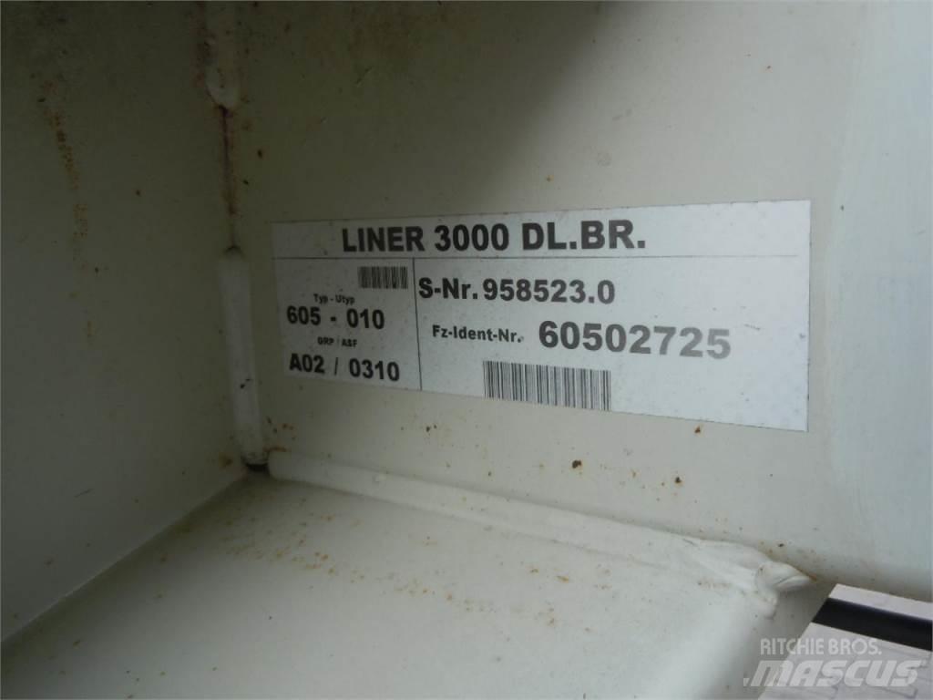 CLAAS Liner 3000 堆草機