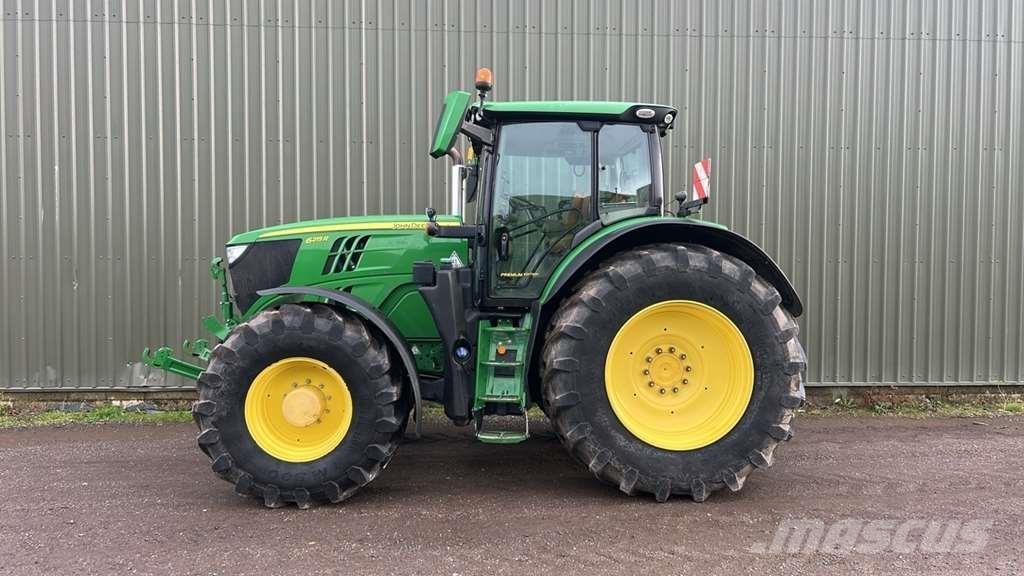 John Deere 6215R 曳引機