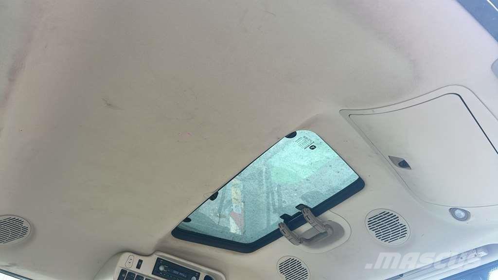 John Deere 6215R 曳引機