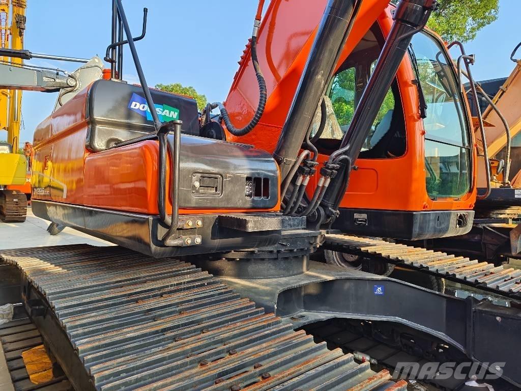 Doosan DX 225 LC 履帶式 挖土機/掘鑿機/挖掘機