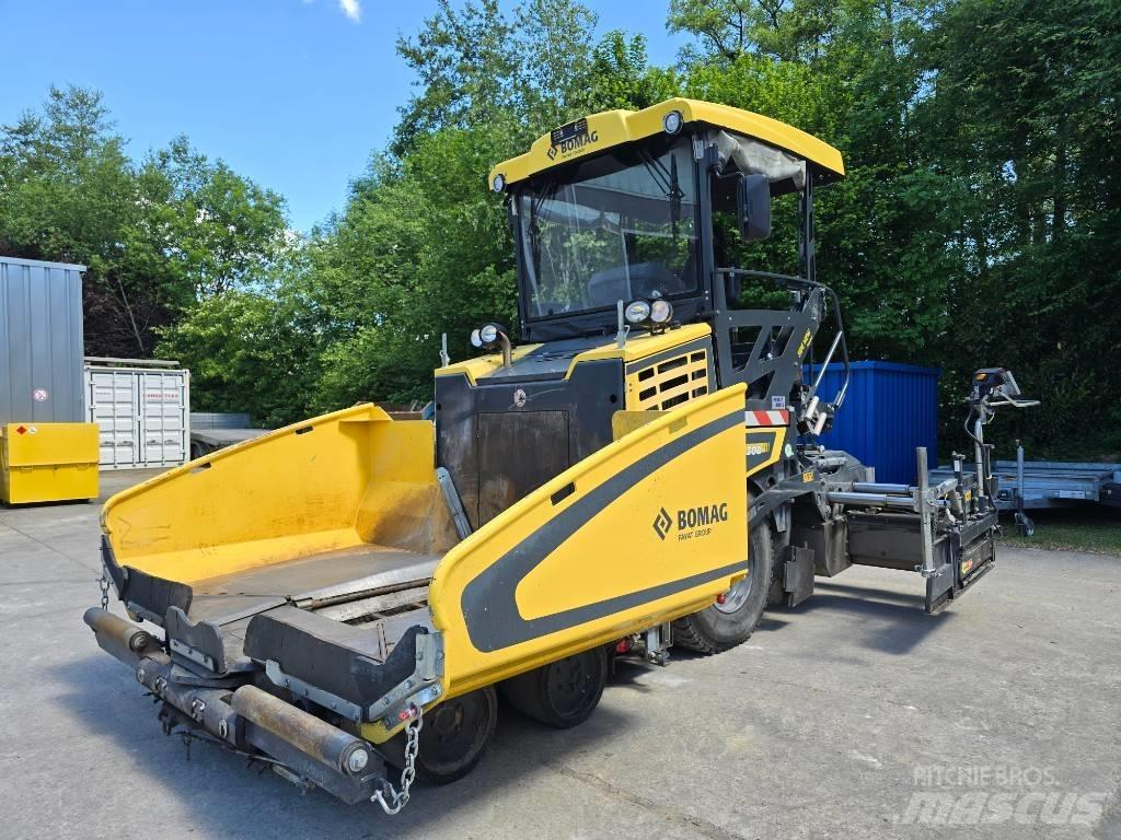 Bomag BF 300 P-2 瀝青攤舖機/鋪路機