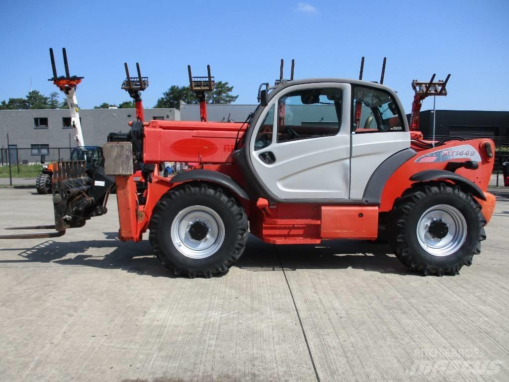 Manitou MT 1440 (157) 伸縮臂操作車