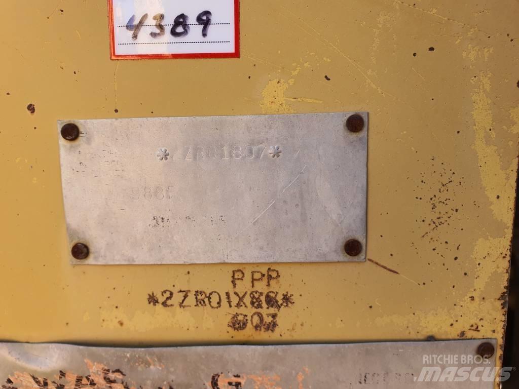CAT 988 F II 輪胎式裝載機