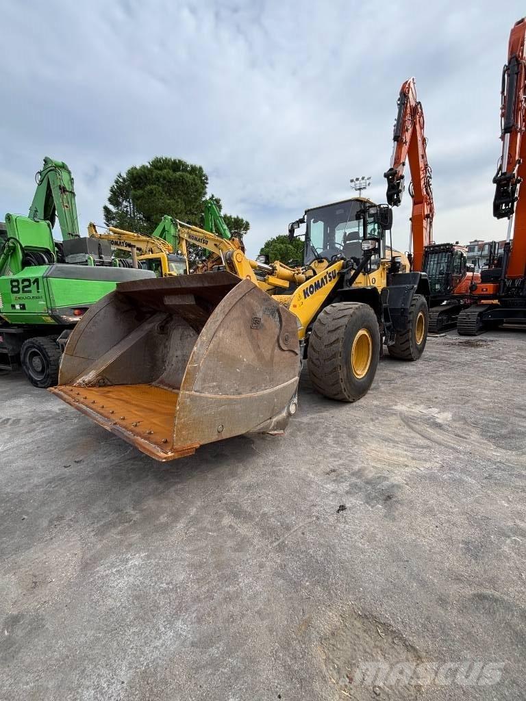 Komatsu WA 320-8 其他物料運輸工具