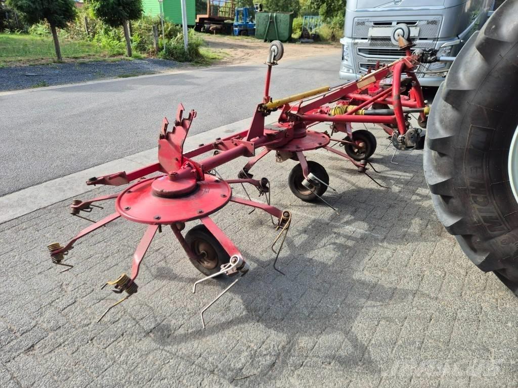 Lely Lotus 600 耙與翻草機