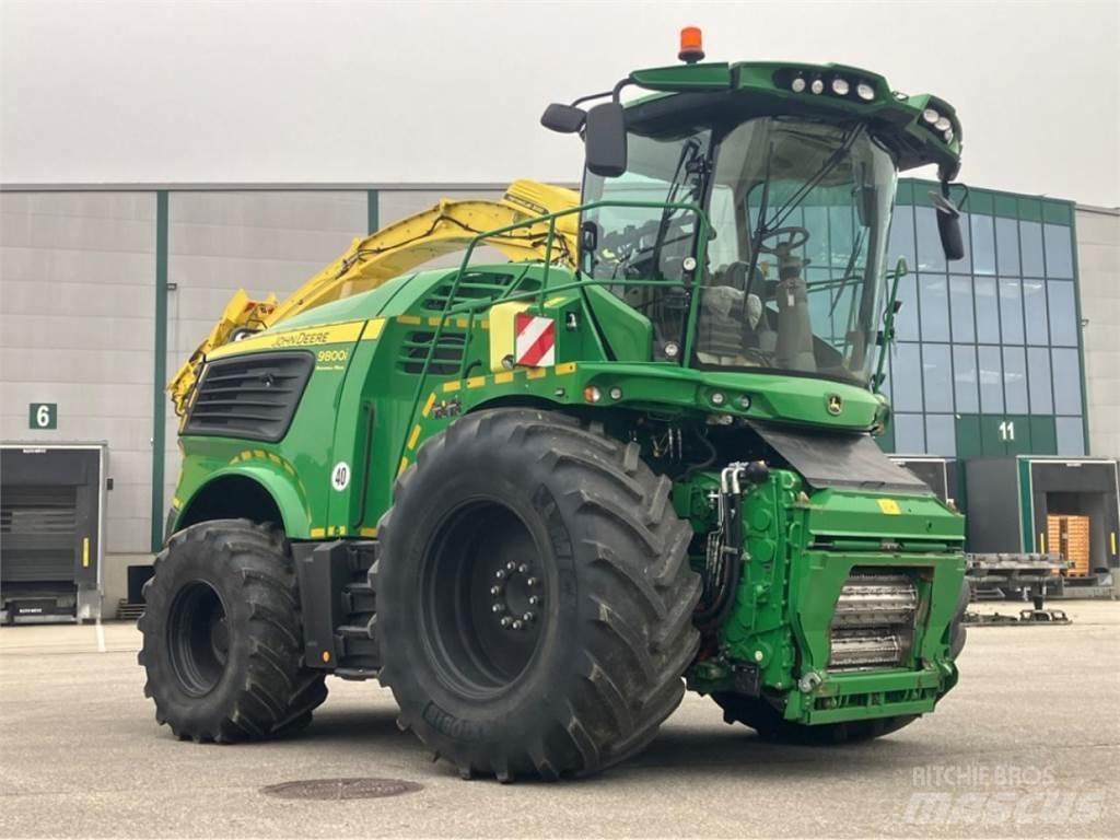 John Deere 9800i 自走式飼料採集機