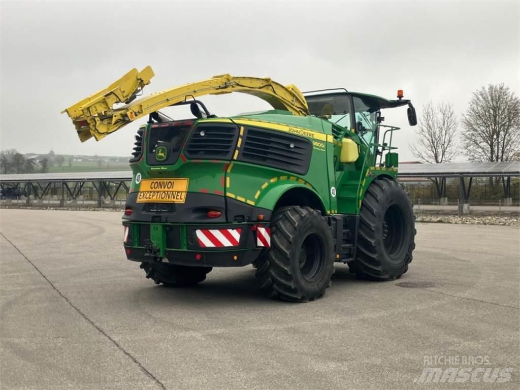 John Deere 9800i 自走式飼料採集機