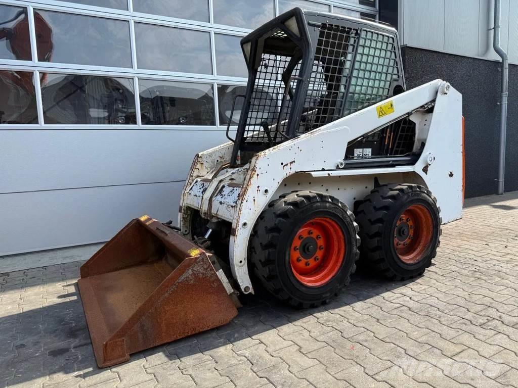 Bobcat S130 滑移轉向裝載機