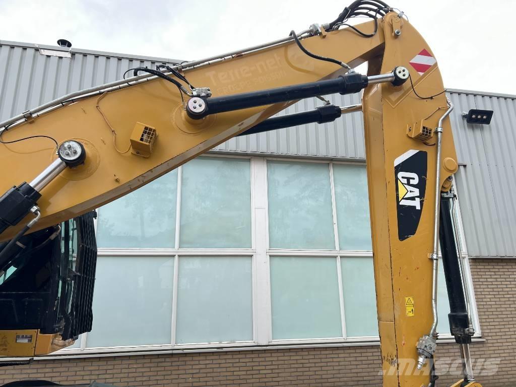 CAT MH3022  2015   CE 廢棄物/工業用操作車