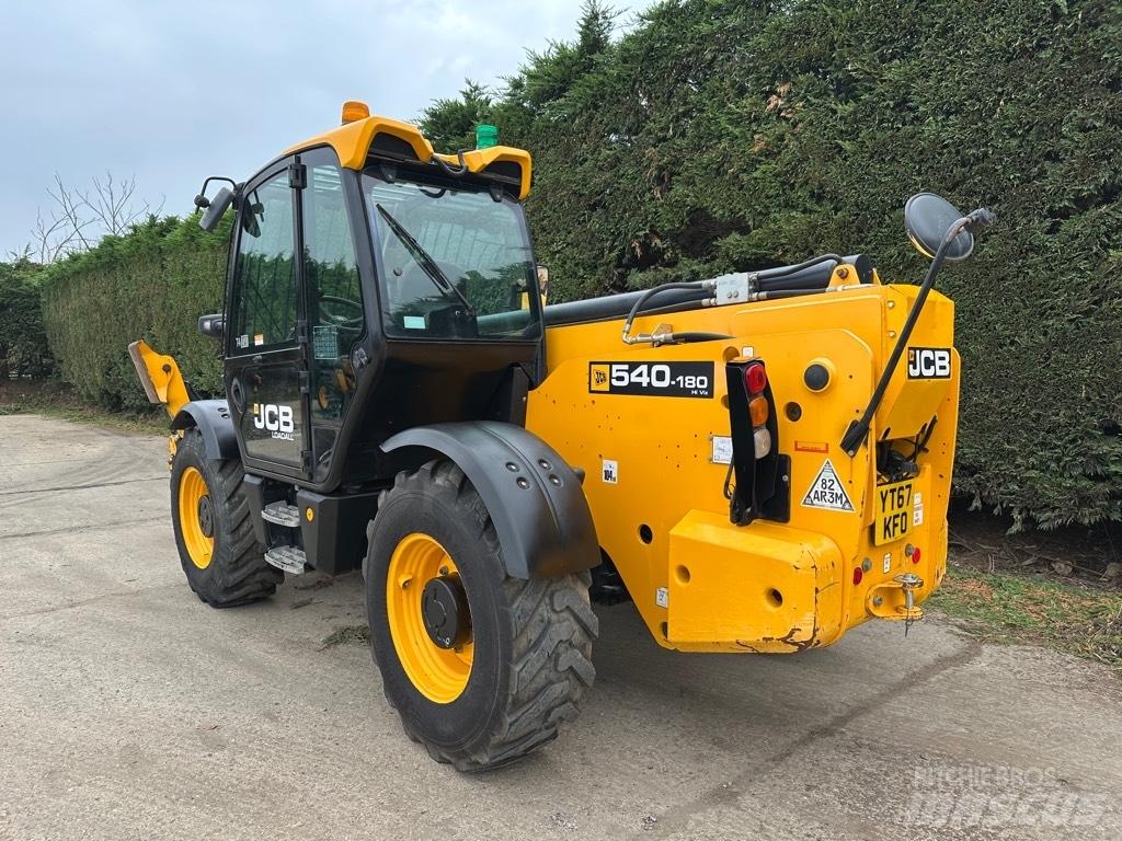JCB 540-180 伸縮臂操作車