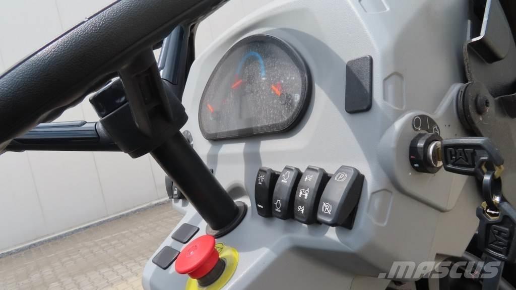 CAT CB2.7GC 雙輪滾壓機