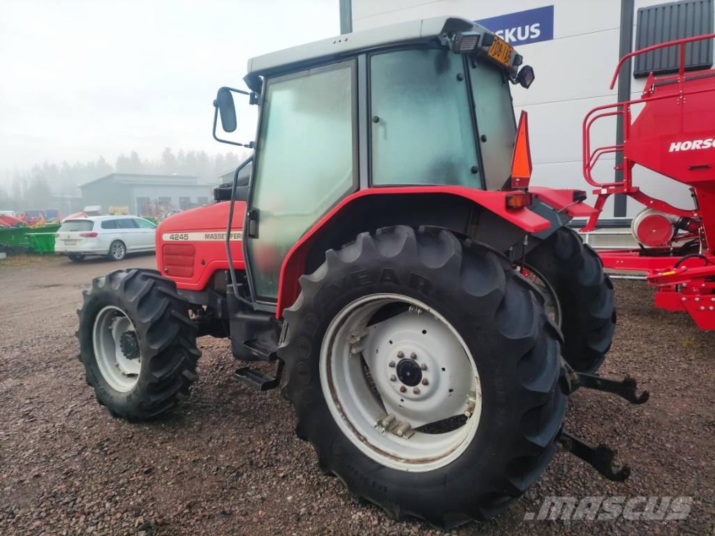 Massey Ferguson 4245 曳引機
