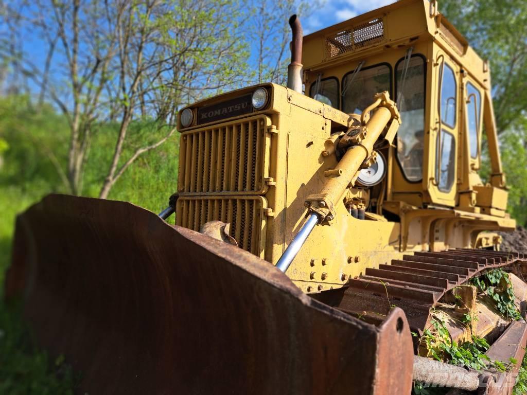 Komatsu D85A 履帶推土機