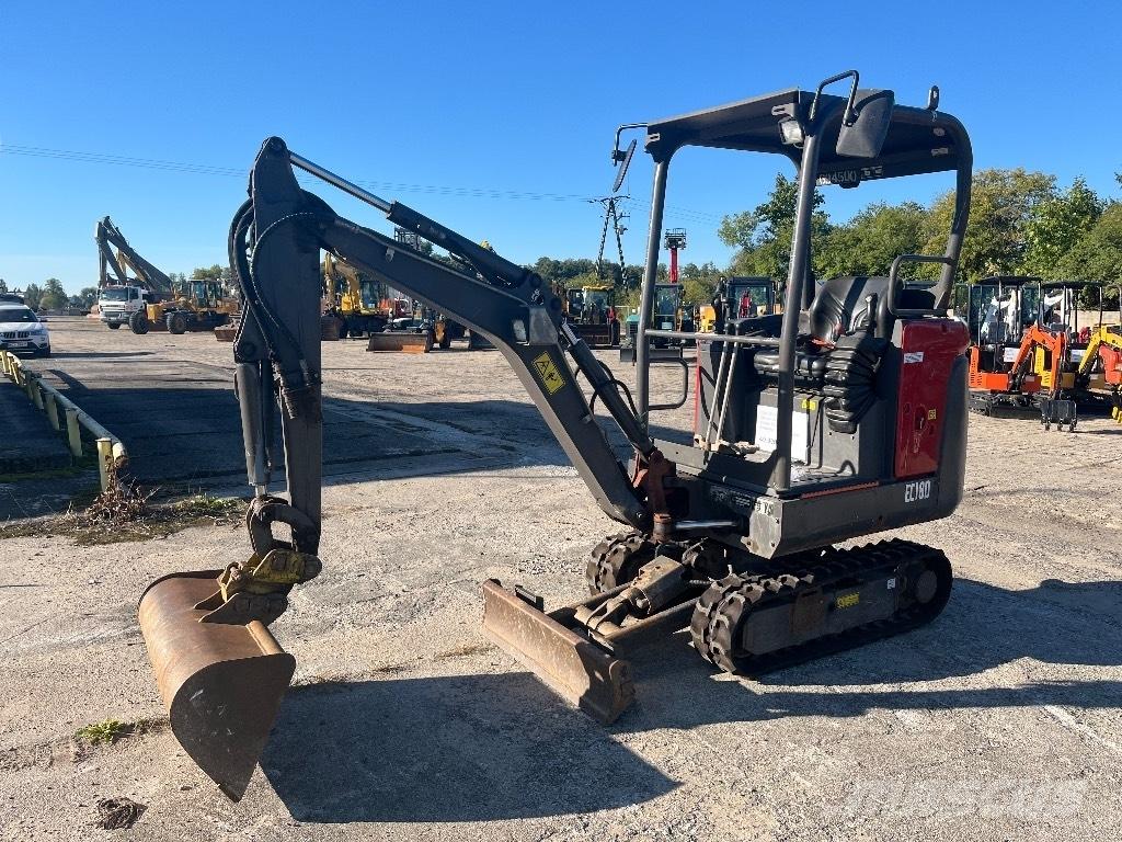 Volvo EC18D 小型挖土機/掘鑿機<7t(小型挖掘機)
