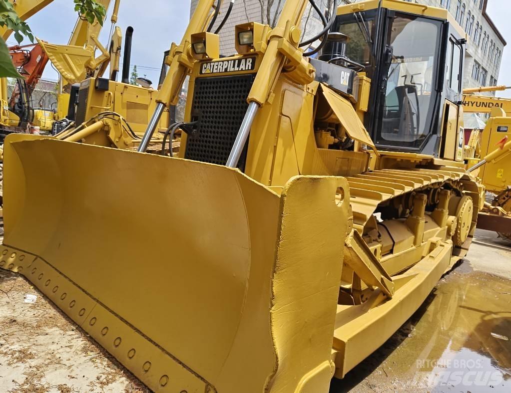 CAT D 7 G 平土機